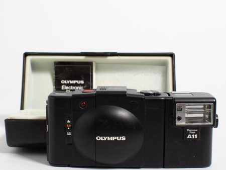 Olympus XA2 with A11 Flash with hard shell case Online Hot Sale